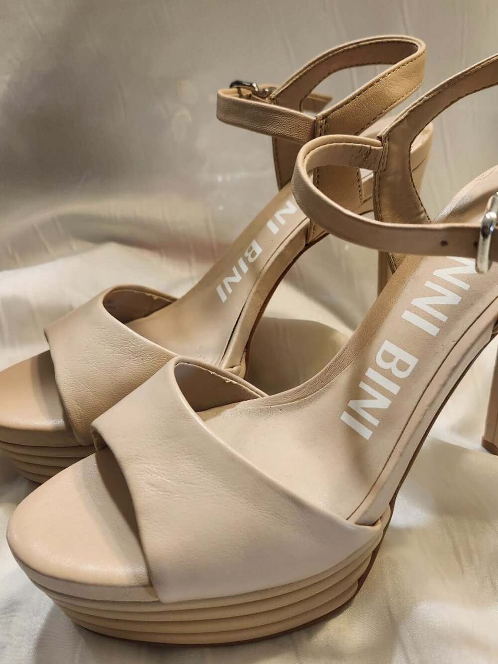 Gianni Bini Ophelia Honey Sand Leather Ankle Strap Stiletto Pump 6M
